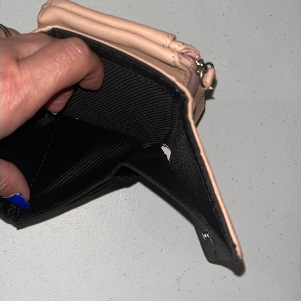 Tahari Wallet - Picture 5 of 6